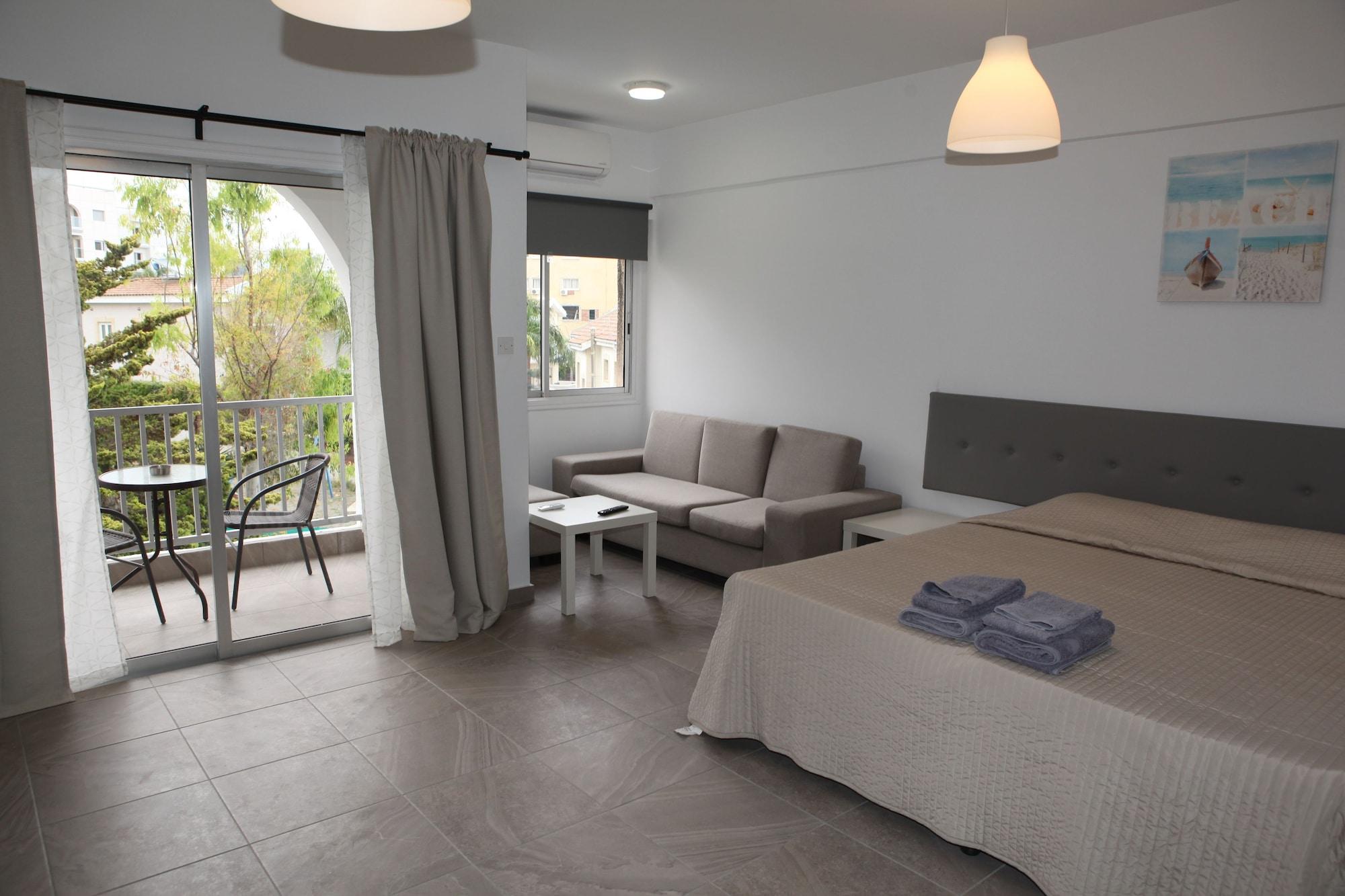 Polyxeni Hotel Apartments Limassol Exterior photo