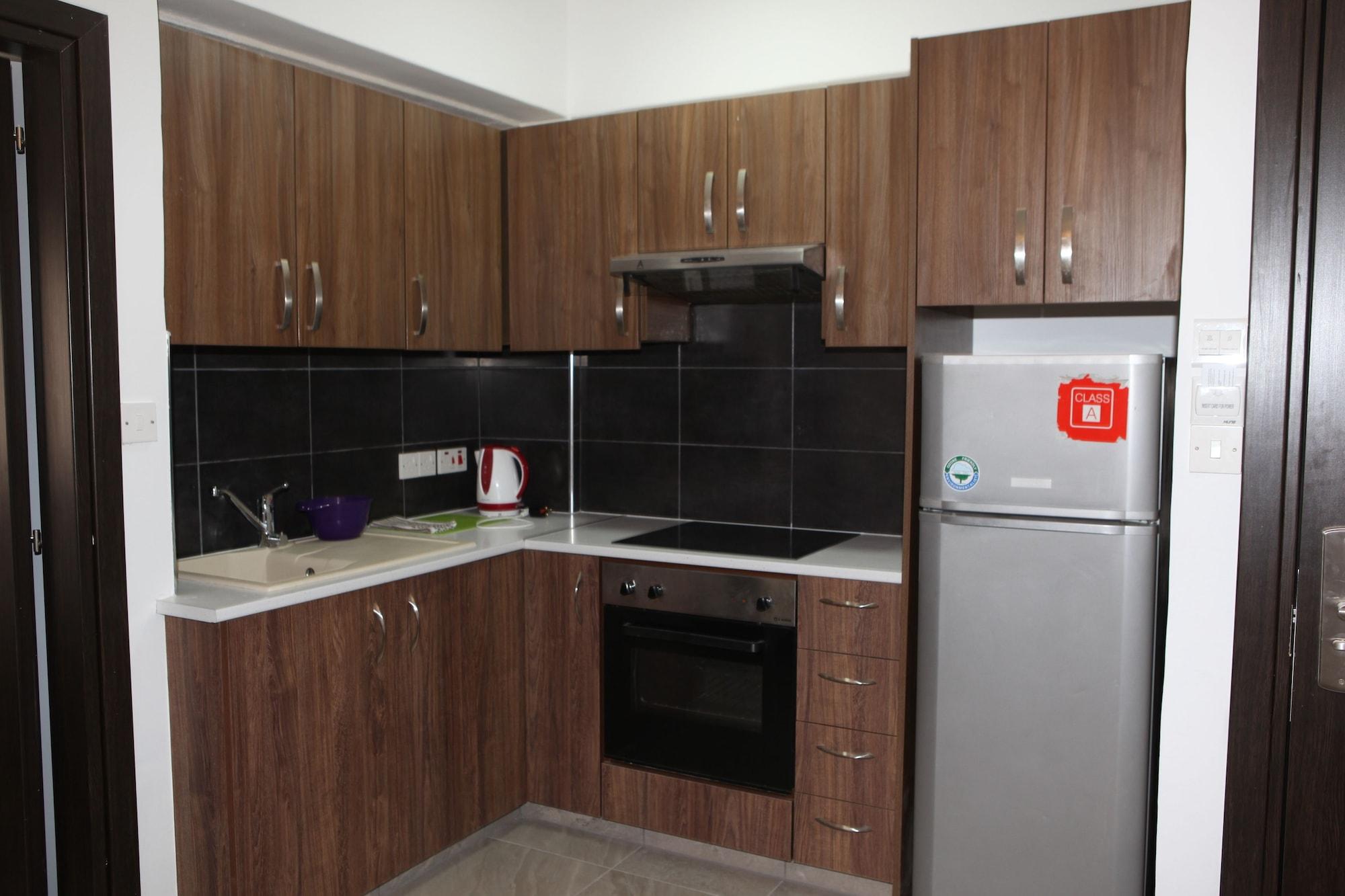 Polyxeni Hotel Apartments Limassol Exterior photo