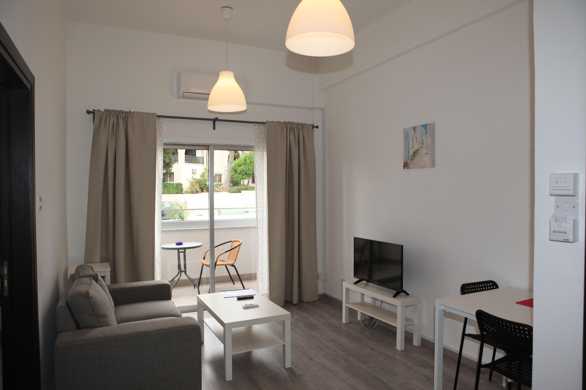 Polyxeni Hotel Apartments Limassol Exterior photo