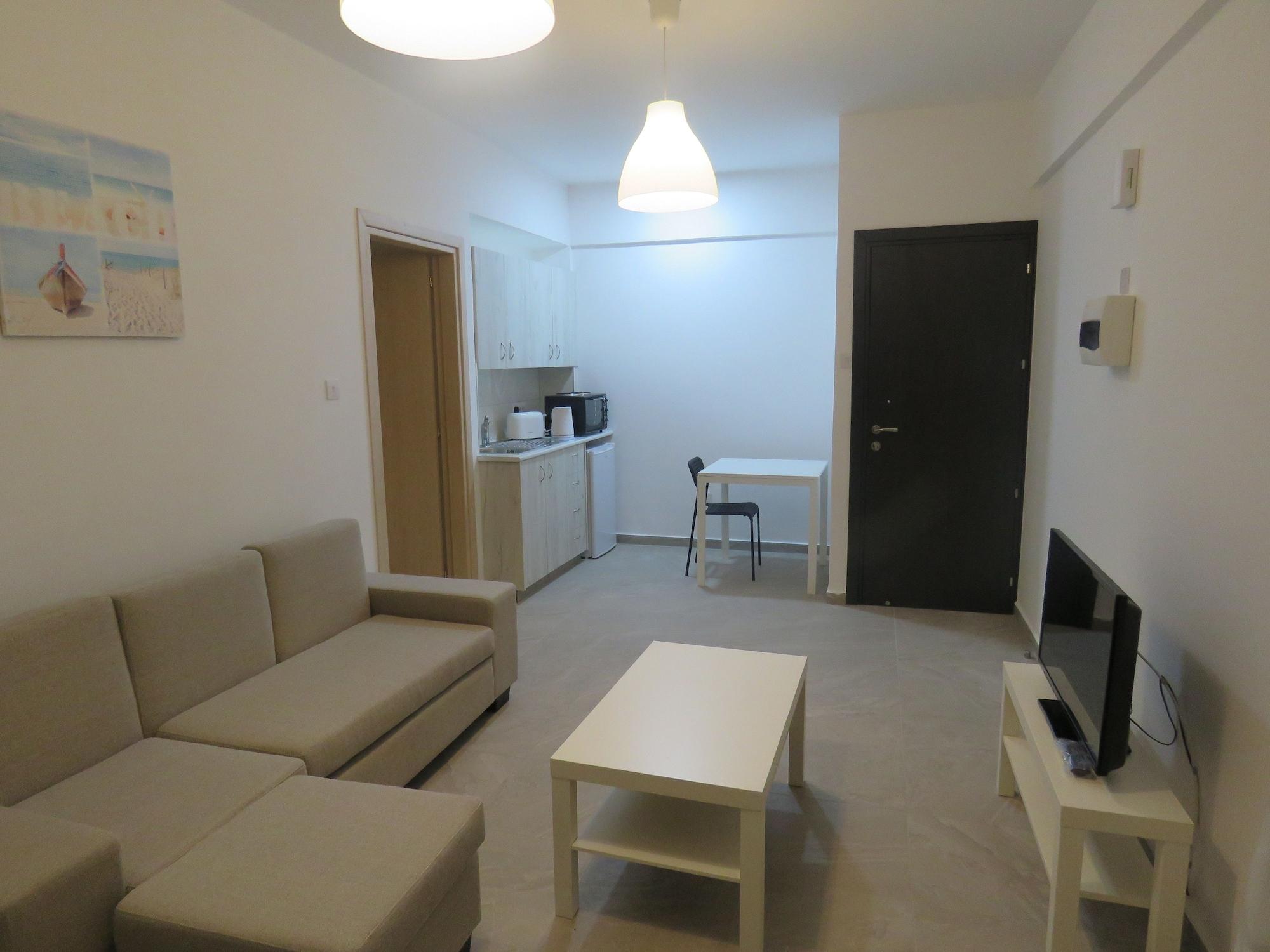 Polyxeni Hotel Apartments Limassol Exterior photo