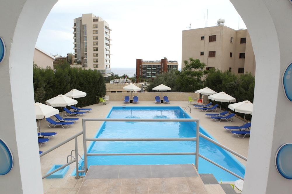 Polyxeni Hotel Apartments Limassol Exterior photo