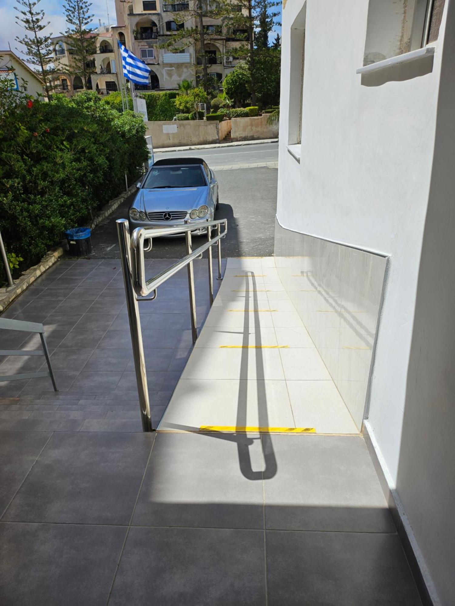 Polyxeni Hotel Apartments Limassol Exterior photo