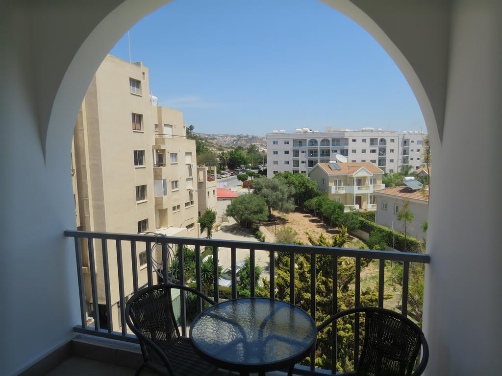 Polyxeni Hotel Apartments Limassol Exterior photo
