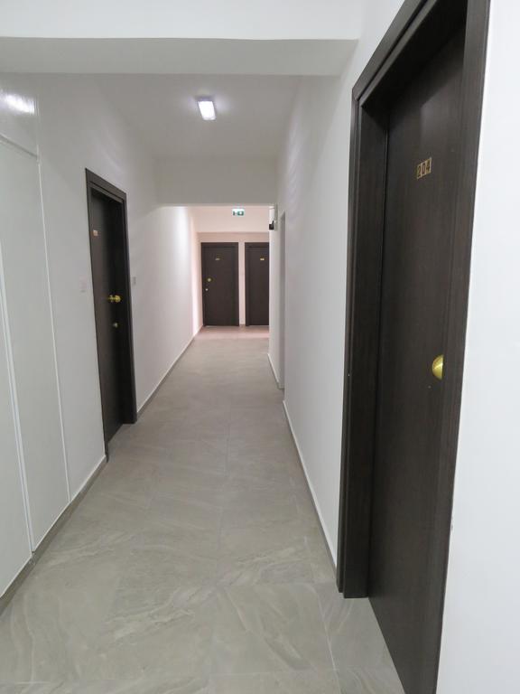 Polyxeni Hotel Apartments Limassol Exterior photo