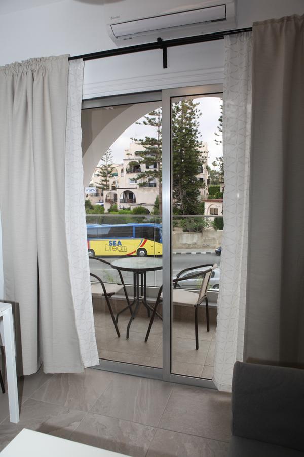 Polyxeni Hotel Apartments Limassol Exterior photo