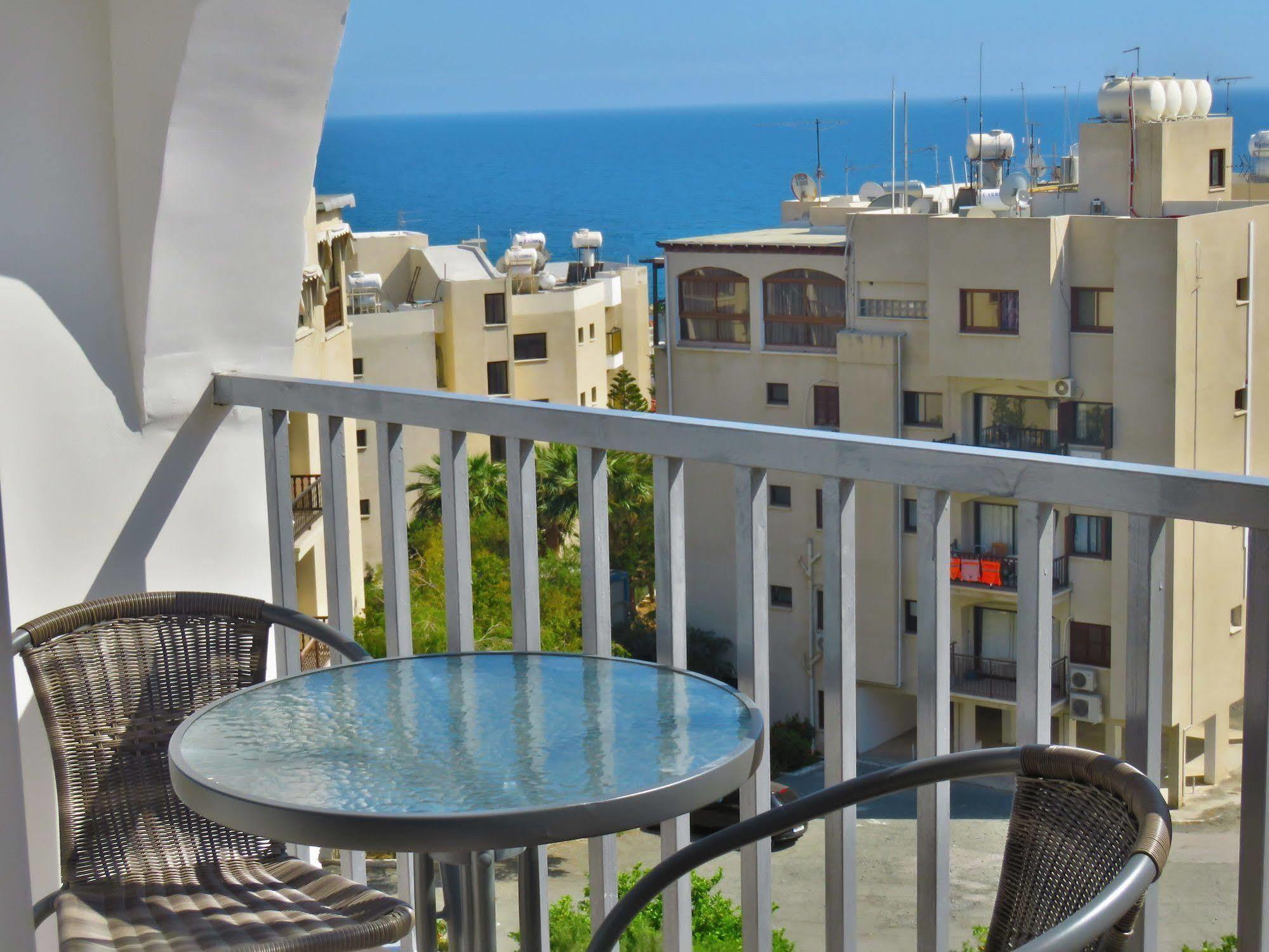 Polyxeni Hotel Apartments Limassol Exterior photo