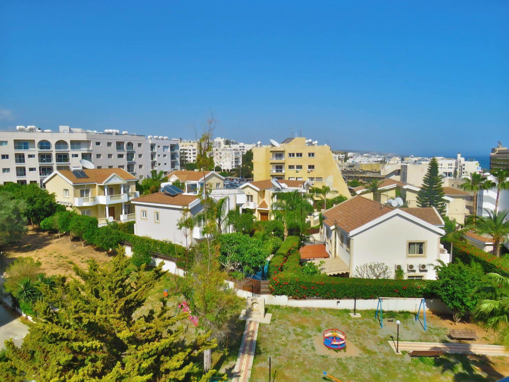Polyxeni Hotel Apartments Limassol Exterior photo