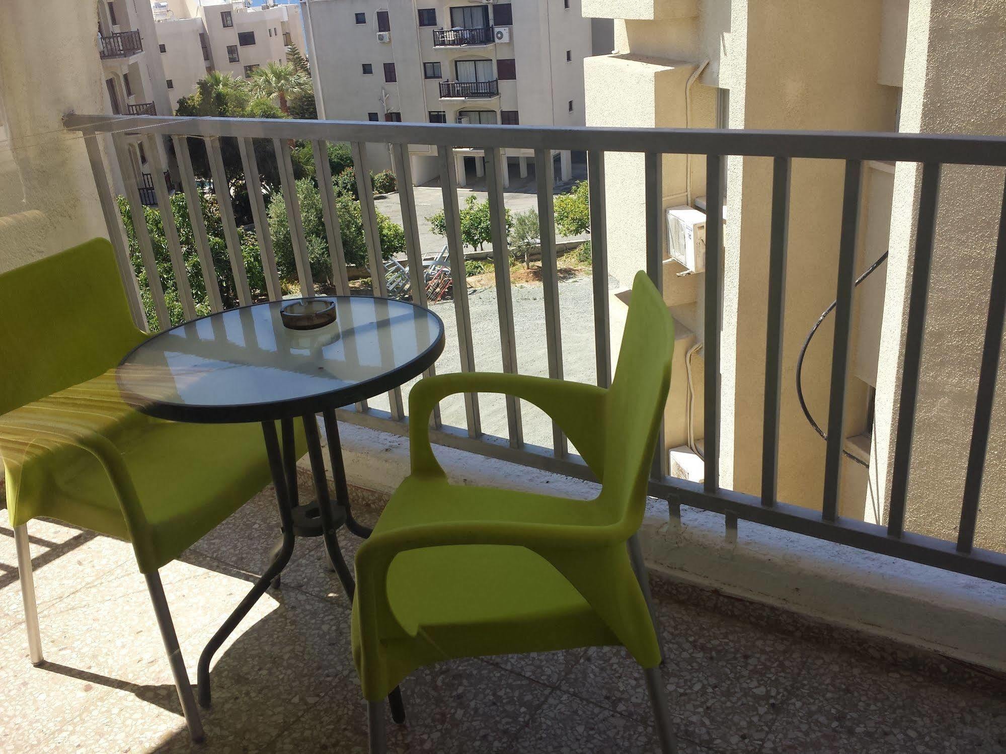 Polyxeni Hotel Apartments Limassol Exterior photo