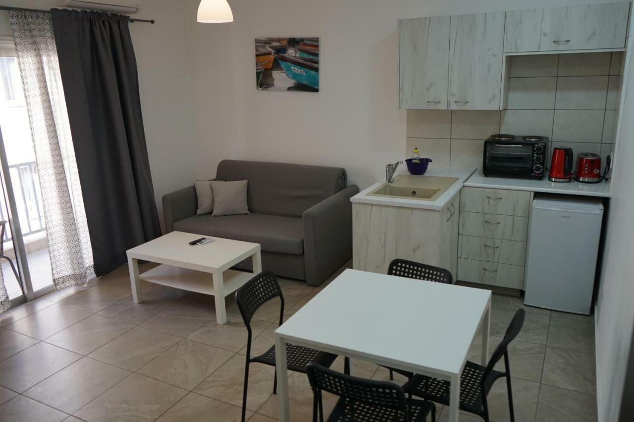 Polyxeni Hotel Apartments Limassol Exterior photo