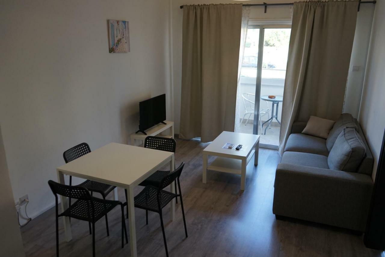 Polyxeni Hotel Apartments Limassol Exterior photo
