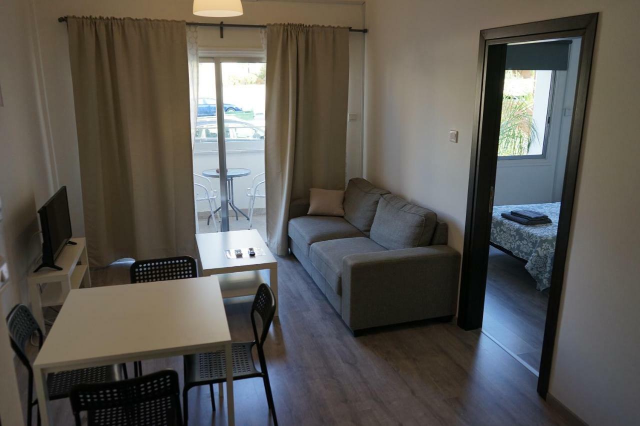 Polyxeni Hotel Apartments Limassol Exterior photo